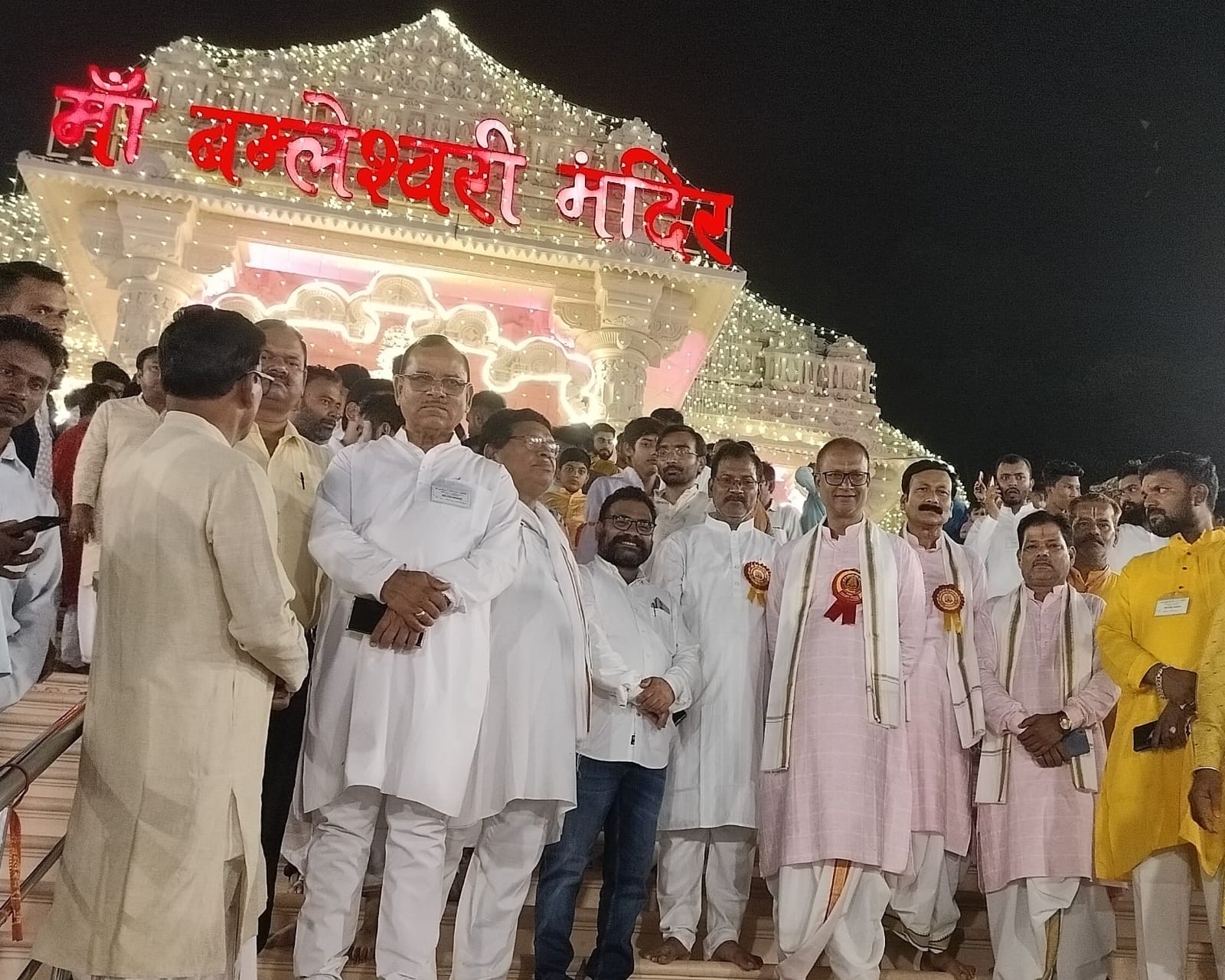 डोंगरगढ़ के मां बम्लेश्वरी मंदिर में ज्योति जवारा विसर्जन में विष्णु लोधी की श्रद्धापूर्ण उपस्थिति
