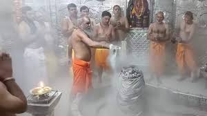 क्या आप जानतें हैं महिलाएं क्यों नहीं देख सकतीं महाकाल की भस्म आरती? पढ़ें पौराणिक रहस्य