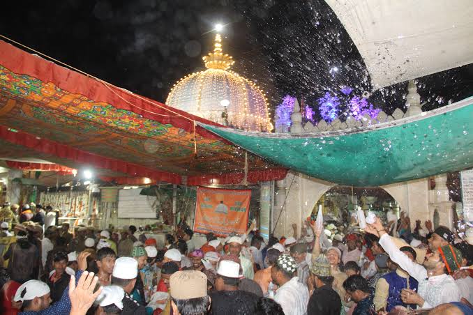 सूफियों के ख्वाजा का 813 वां झंडा चढ़ा, अनौपचारिक उर्स की हुई शुरुवात..