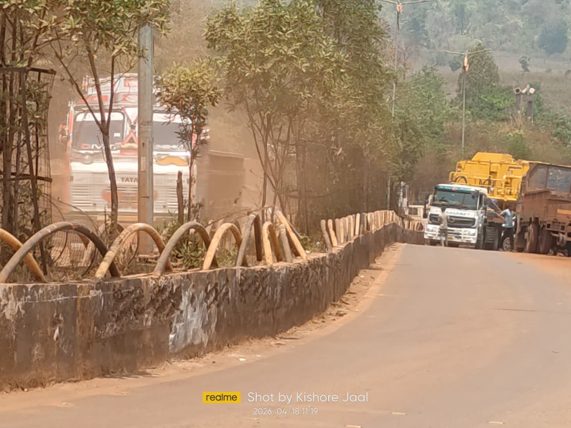 रिंग रोड नंबर 4 पर ट्रक पार्किंग की समस्या: रोजाना जाम से  परेशान, प्रशासन और ट्रक एसोसिएशन की अनदेखी
