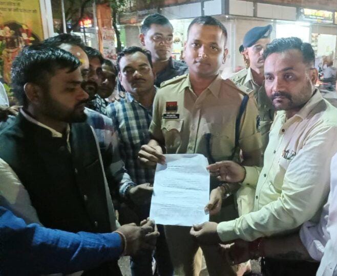 कवर्धा में पत्रकार और कैमरामैन पर जानलेवा हमला, पुलिस की देरी से एफआईआर दर्ज से नाराज