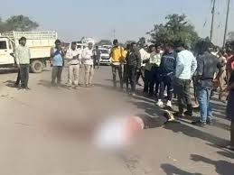 दर्दनाक सड़क हादसा : प्लांट कर्मचारी समेत 3 युवकों की मौत