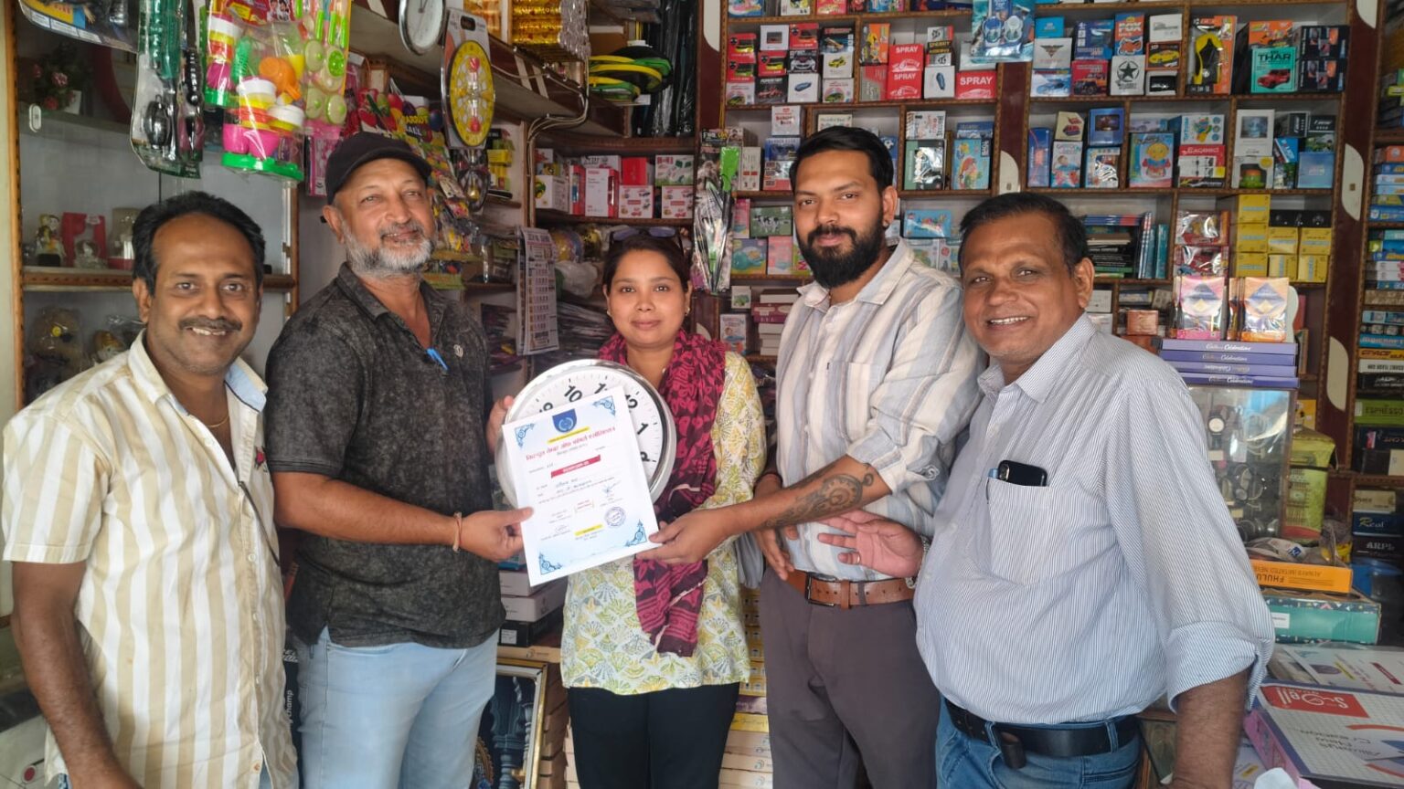 किरंदुल चेम्बर्स ऑफ कॉमर्स का सराहनीय पहल: नववर्ष पर सदस्यों को भेंट किए उपहार और प्रमाण पत्र