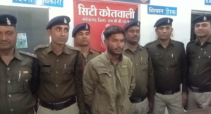 स्कूली छात्रा की हत्या करने वाला आरोपी हुआ गिरफ्तार 