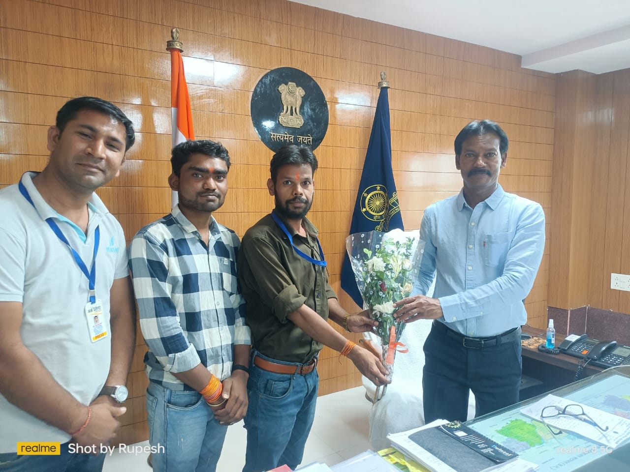   नवपदस्थ कलेक्टर के एल चौहान से प्रेस क्लब यूनियन लवन ने किये सौजन्य मुलाकात