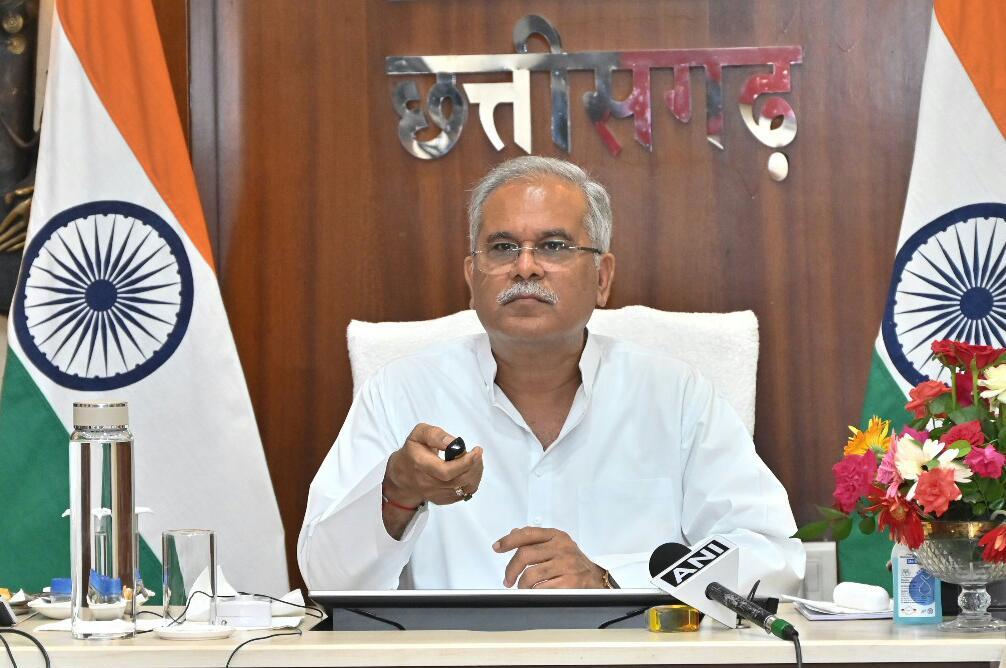 मुख्यमंत्री बघेल ने नवीन थाना भवन देवेन्द्र नगर तथा पुलिस सहायता केन्द्र धरमपुरा का किया लोकार्पण