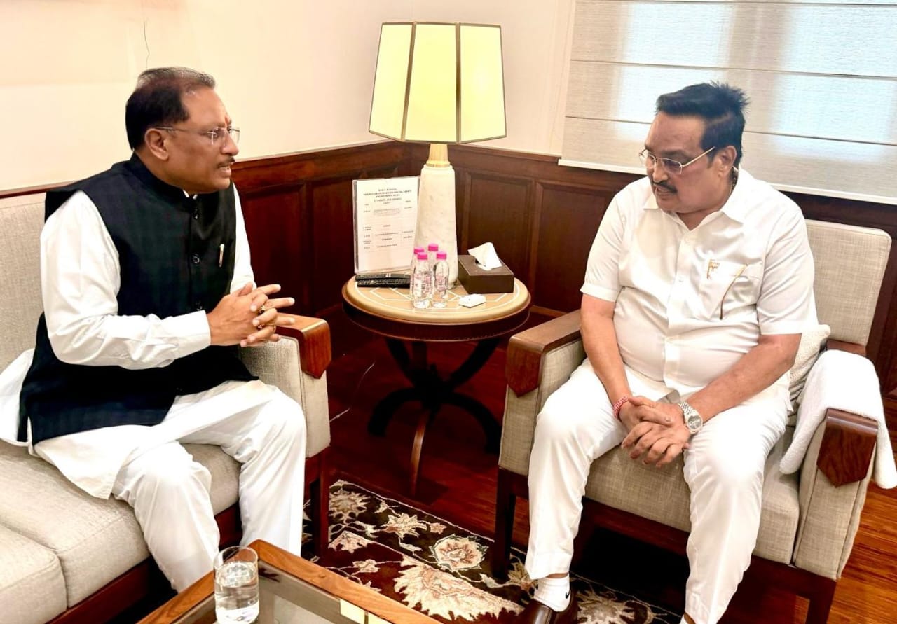 मुख्यमंत्री साय ने केंद्रीय जलशक्ति मंत्री पाटिल से की मुलाकात, बोधघाट परियोजना पर हुई चर्चा