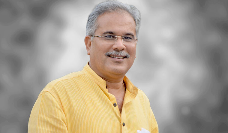 सीबीआई की दबिश :पूर्व CM भूपेश बघेल, विनोद वर्मा, देवेंद्र यादव, 1 पूर्व IAS और 4 IPS समेत कई अन्य के ठिकानों पर 