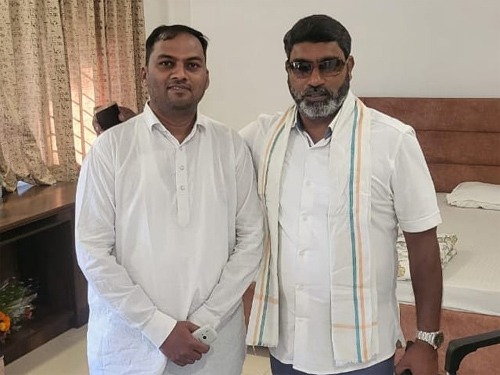 अभा कांग्रेस कमेटी के राष्ट्रीय सचिव से मिले ब्लाक अध्यक्ष आसिफ अली