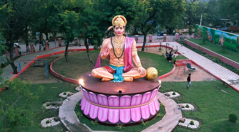 हनुमंत कृपा का आलोक बिखेरने जा रही कवर्धा की "हनुमंत वाटिका"भक्ति, सौंदर्य और संस्कृति का संगम बनेगी यह दिव्य वाटिका 