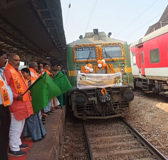  रामलला दर्शन योजना के अंतर्गत राजनांदगांव–दुर्ग रेलवे स्टेशन पर दिखा आस्था और उत्साह का अद्भुत संगम
