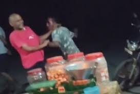  छत्तीसगढ़ के वाड्रफनगर में पुलिस चौकी के सामने पुलिसकर्मियों की धुलाई, कानून व्यवस्था पर बड़ा सवाल