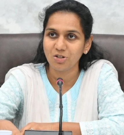 धमतरी कलेक्टर नम्रता गांधी को पीएम अवॉर्ड..से संबोधन करेंगे