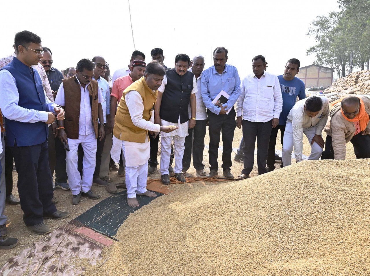  राज्य सरकार किसानों के सहुलियत को ध्यान में रखकर कर रही कार्य: मंत्री केदार कश्यप