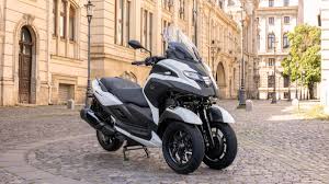 अब स्कूटर में भी एयरबैग! Yamaha Tricity 300 में मिला खास सेफ्टी फीचर