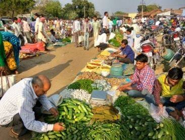 साप्ताहिक बाजार में चोरों के हौसले बुलंद भीड़भाड़ का उठा रहा है फायदा, पुलिस के हाथ अब तक खाली