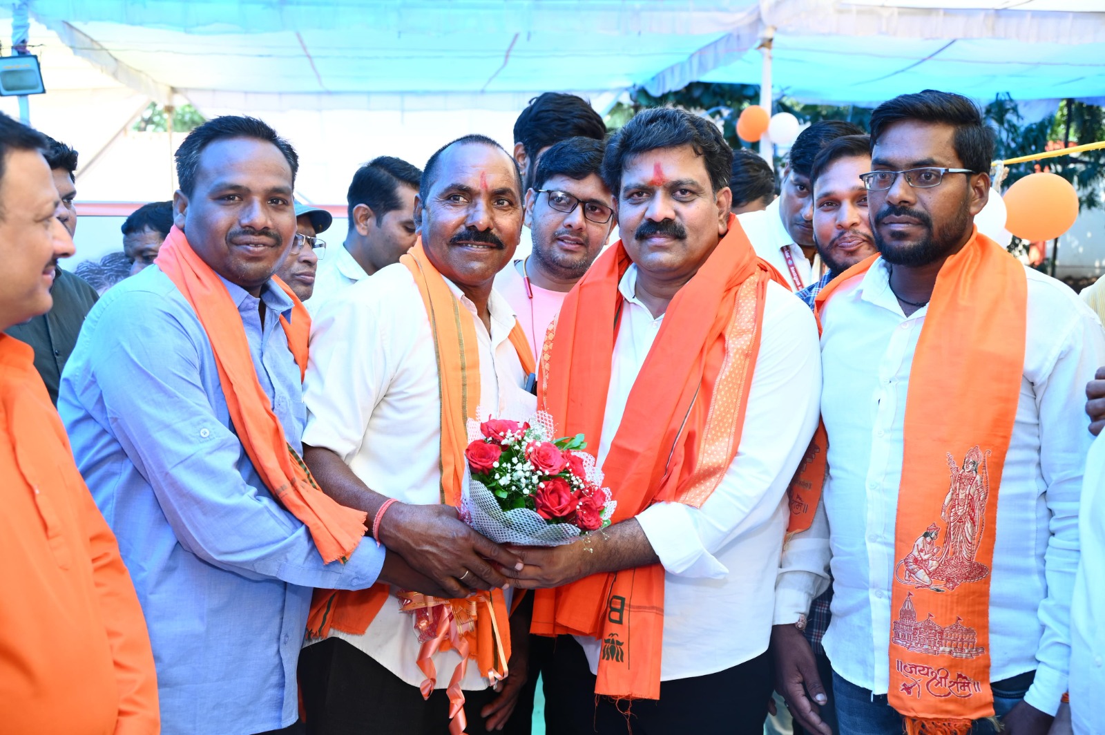 गांव-गांव से उमड़ा स्नेह, उपमुख्यमंत्री विजय शर्मा को जन्मदिन की बधाई और शुभकामनाएं देने पहुंचे नागरिक