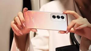 Oppo Reno 12 पर मिल रहा बंपर डिस्काउंट ,फीचर्स हैं जबरदस्त