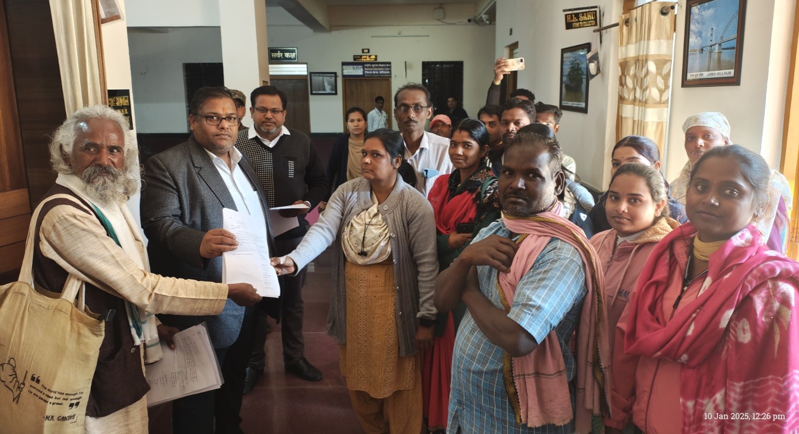 एकता परिषद जनसंगठन जिला इकाई गरियाबंद ने क्षेत्र के विभिन्न समस्याओं को लेकर कलेक्टर व अनुविभागीय अधिकारी से की मुलाकात 
