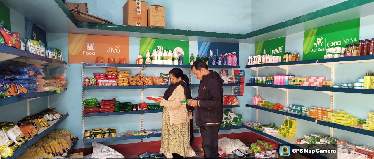 खाद्य औषधि विभाग की सख्त कार्रवाई, विभिन्न प्रतिष्ठानों से लिए गए खाद्य नमूने