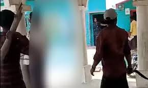 खनिज माफियाओं की दबंगई,खंबे से बांधकर युवक की बेदम पिटाई