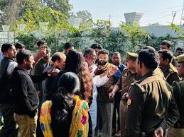 छापेमारी के दौरान जीएसटी टीम पर हमला, पूर्व विधायक और पूर्व सांसद की बेटियों समेत चार लोग गिरफ्तार