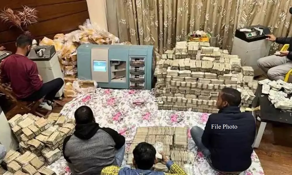   राइस मिलर्स और एजेंट के ठिकानों पर आईटी का धावा,मिले इतने कैश की उड़ गए होश 