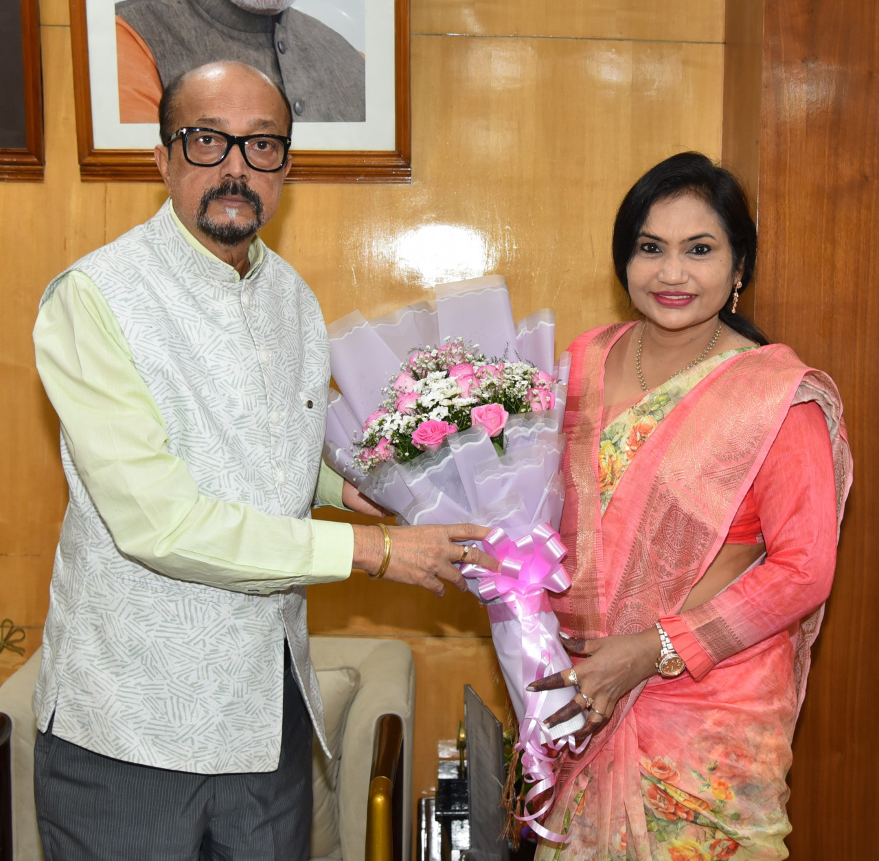  राज्यपाल डेका से केश शिल्पी कल्याण बोर्ड की अध्यक्ष सेन ने सौजन्य भेंट की