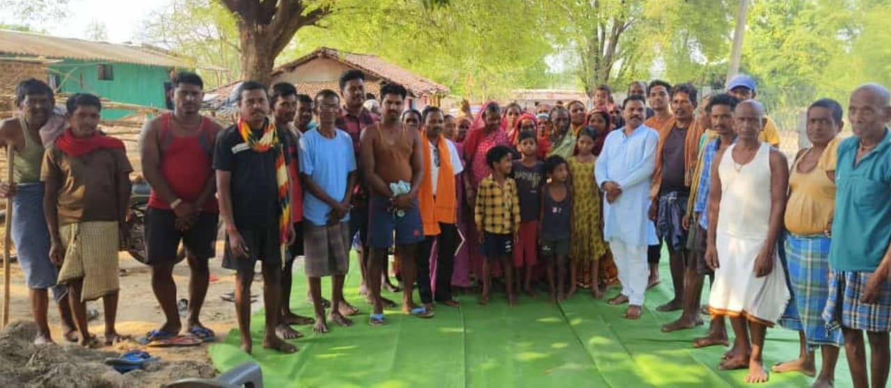 ग्राम पेंटा के ग्रामीणों से मिले मुड़ामी,गांव की समस्या एवम जरूरतों को तत्काल समाधान हेतु अधिकारियों चर्चा किया
