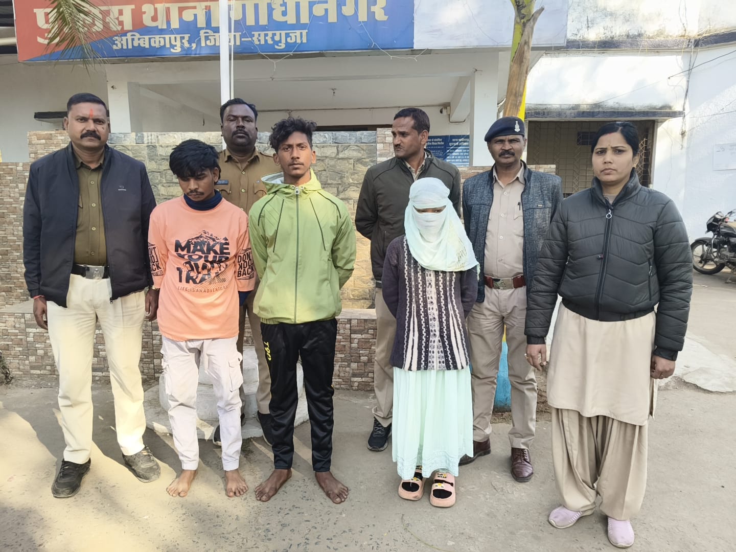 कत्ल के मामले मे 01 महिला समेत  03 आरोपी गिरफ्तार 