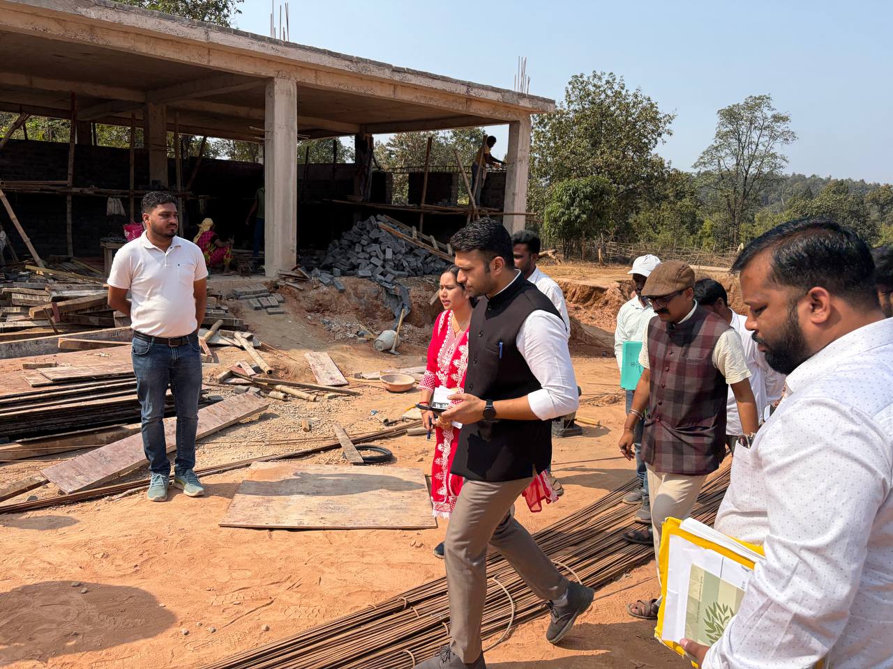 तमनार जल समूह का कलेक्टर ने किया निरीक्षण, कार्यों में प्रगति लाने के दिए निर्देश
