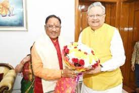 सीएम साय ने डॉ रमन सिंह को छत्तीसगढ़ विधानसभा अध्यक्ष निर्वाचित होने पर दी बधाई