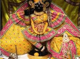 अक्षय तृतीया के दिन ही होते हैं बांके बिहारी जी के चरण दर्शन,जानें मान्यता