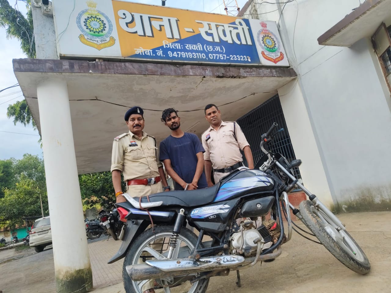 मो0सा0 लूटपाट कर फरार आरोपी अरमान को गिर0 कर भेजा गया जेल 