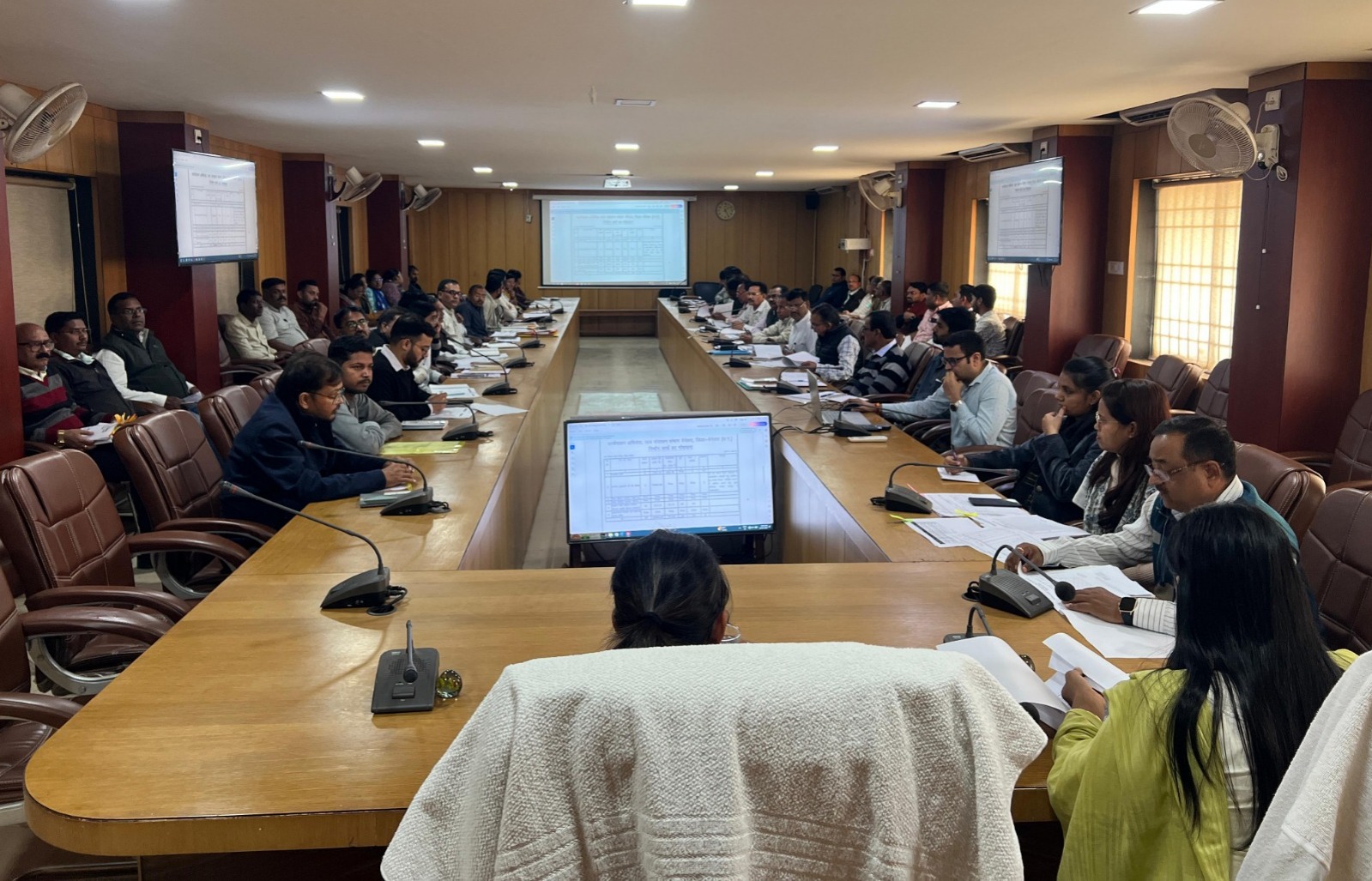 निर्माण कार्यों में लापरवाही बर्दाश्त नहीं, गुणवत्ता व समय-सीमा सर्वोपरि – कलेक्टर प्रतिष्ठा ममगाईं