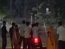 थाना परिसर में एक बार फिर विवाद,पूर्व पार्षद का नाम आ रहा