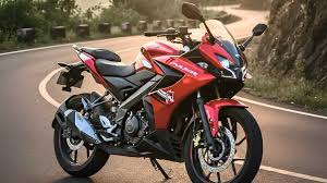 Bajaj Pulsar RS200 ने मचाया तहलका,जानें फीचर्स 