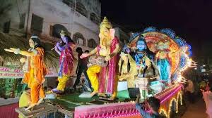  गणेश विसर्जन की झांकी संस्कारधानी में धूमधाम से निकाली गई, लाखों की संख्या में श्रद्धालुओं की भीड़