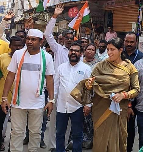 छत्तीसगढ़ प्रदेश कांग्रेस कमेटी द्वारा आयोजित छत्तीसगढ़ बंद कार्यक्रम में सम्मिलित हुए विष्णु लोधी
