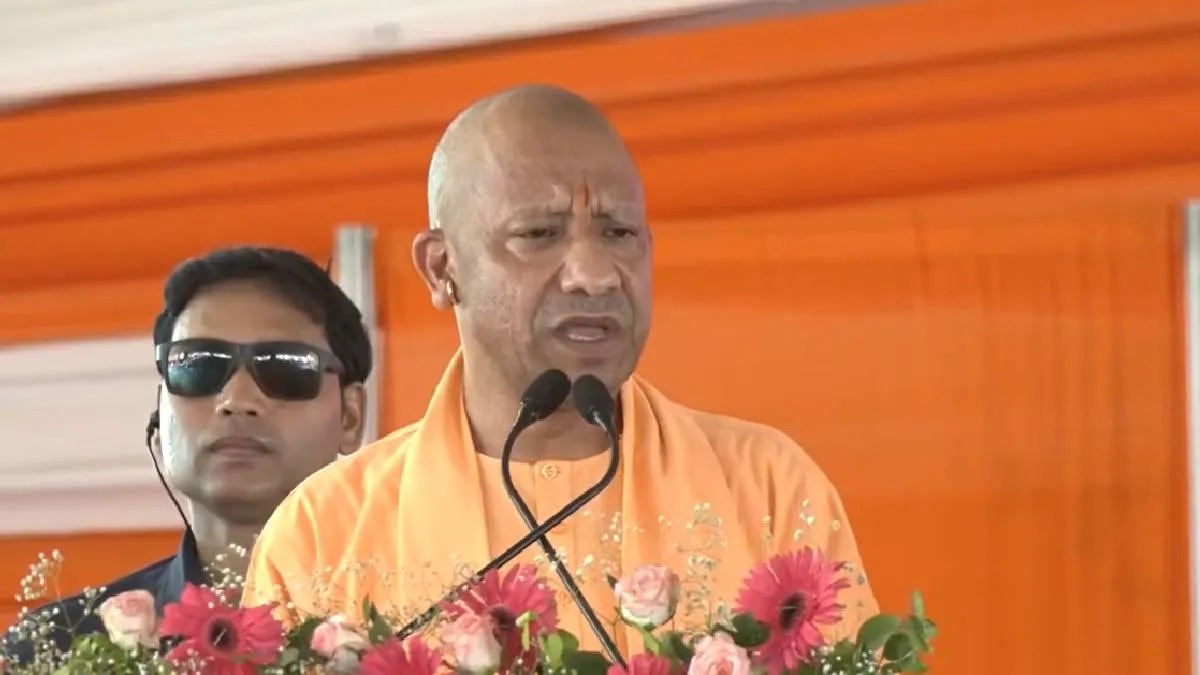 राम मंदिर चढ़ावा चोरी पर गरजे सीएम योगी, बोले- जन आस्था से खिलवाड़ किया तो नहीं बख्शेंगे