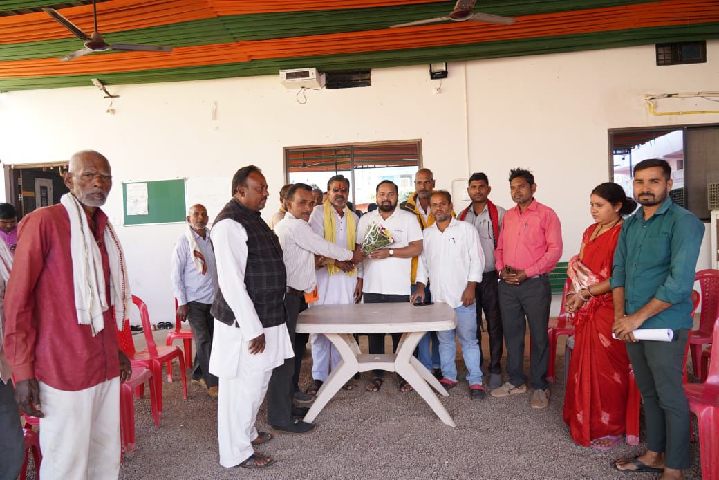 भेंट–मुलाकात कार्यक्रम में विधायक दीपेश साहू ने सुनी आम जनता की समस्याएँ, समाधान का दिया भरोसा