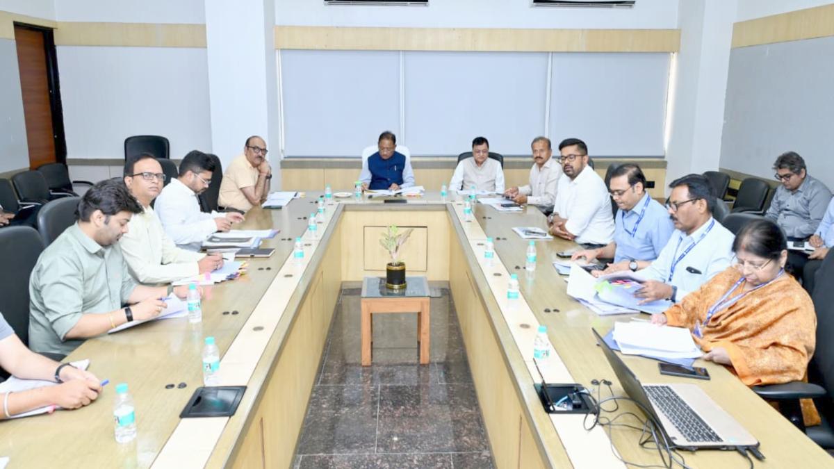  श्रम विभाग की हाई लेवल समीक्षा, मुख्यमंत्री बोले- अंतिम व्यक्ति तक पहुंचे योजना का लाभ
