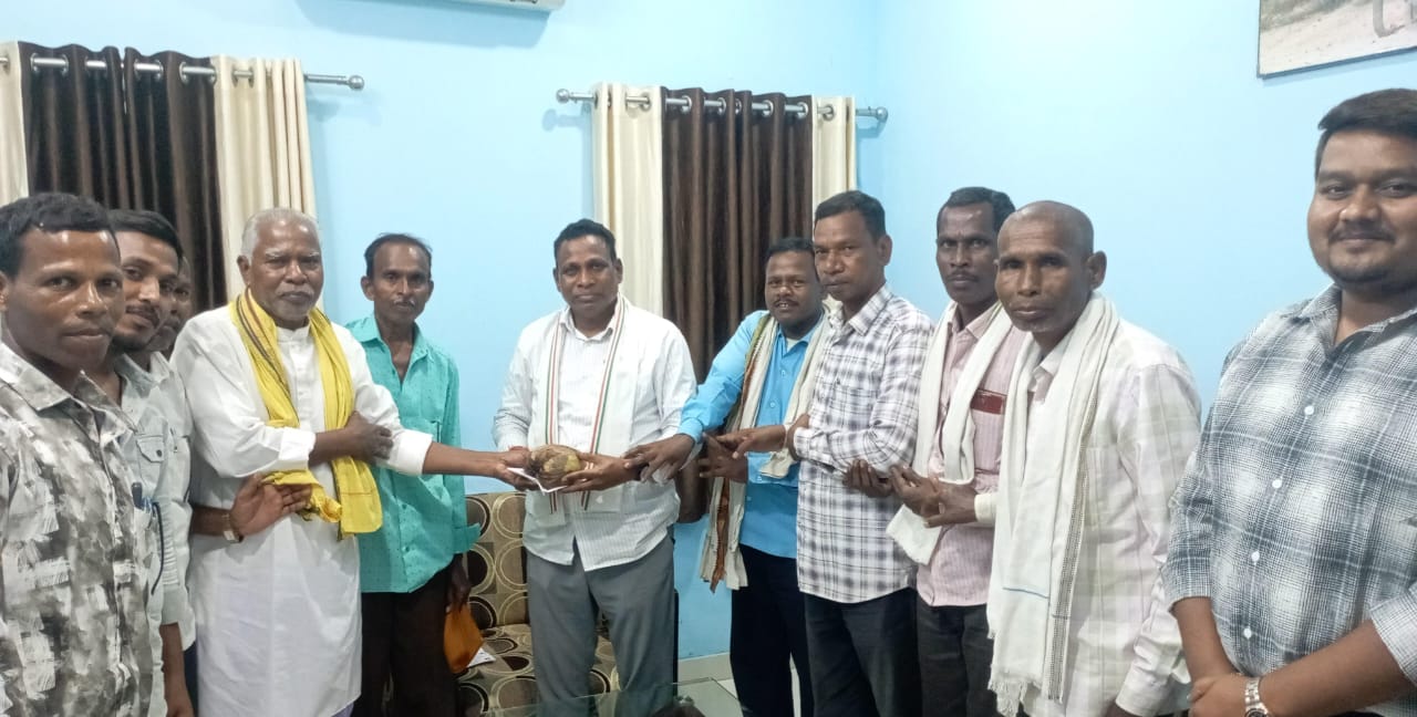 जय मां जटियाई समिति के पदाधिकारियों ने विधायक जनक ध्रुव को मिलकर नवरात्र पर्व के लिए किया आमंत्रित