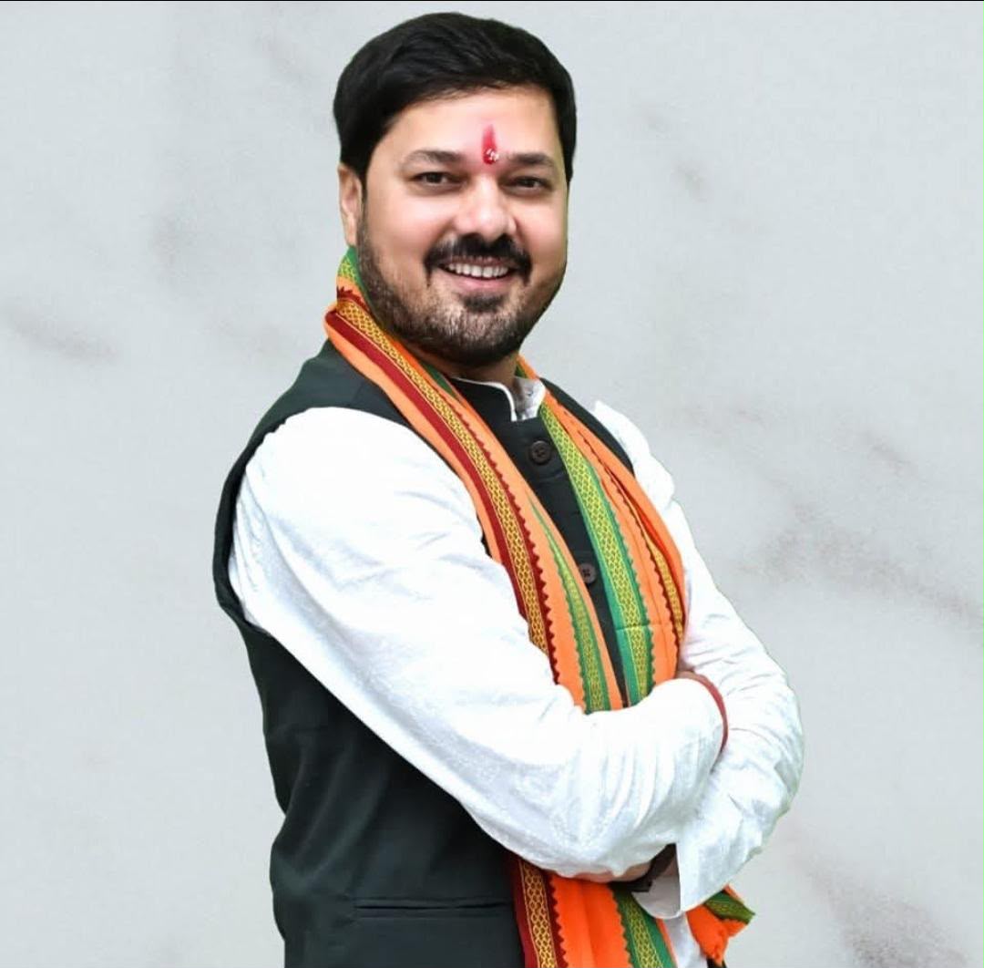 विधायक अनुज शर्मा की बड़ी पहल: धरसीवां और खरोरा स्वास्थ्य केंद्रों को मिले नए चिकित्सक, अब स्थानीय स्तर पर मिलेगा 24 घंटे इलाज