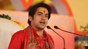 बांदा में बोले धीरेंद्र शास्त्री,जिस दिन तिरंगे में चांद आ गया उस दिन न वर्मा बचेंगे, न शर्मा...