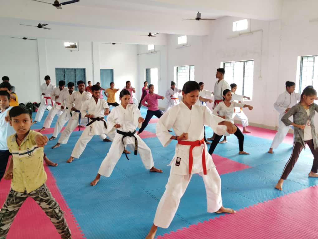 ग्रीष्मकालीन खेल प्रशिक्षण शिविर प्रारंभ,खेलों की तकनीक व नियमो की दी जा रही जानकारी