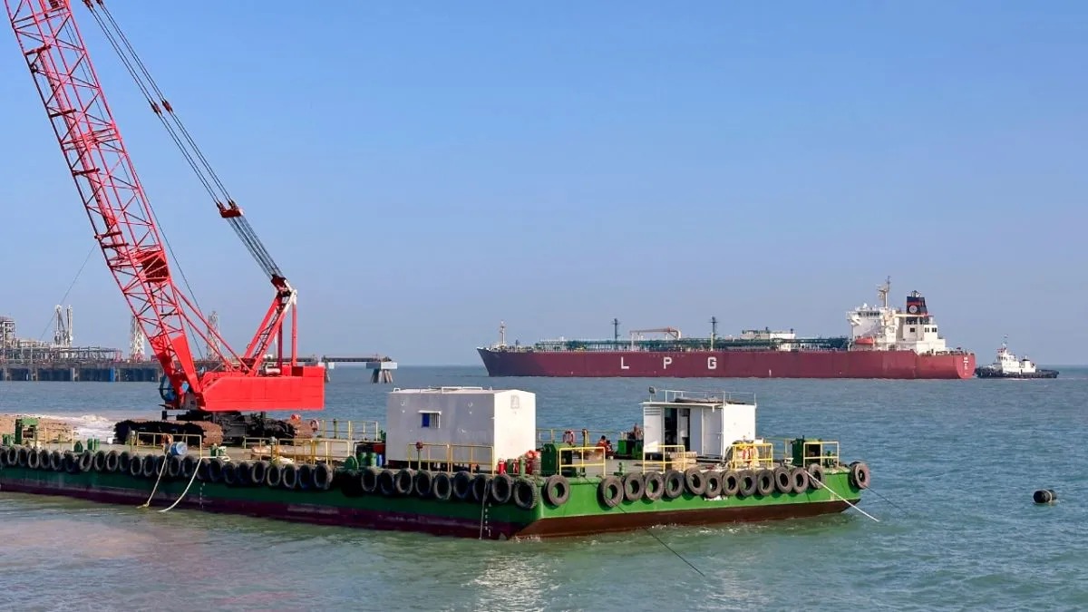 ईरानी नेवी का ऑडियो लीक: “खामेनेई के आदेश पर ही खुलेगा होर्मुज”