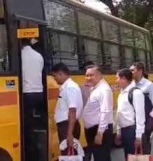 ईंधन बचत और मितव्ययिता का अनूठा उदाहरण, बसना प्रशासन की सामूहिक बस यात्रा