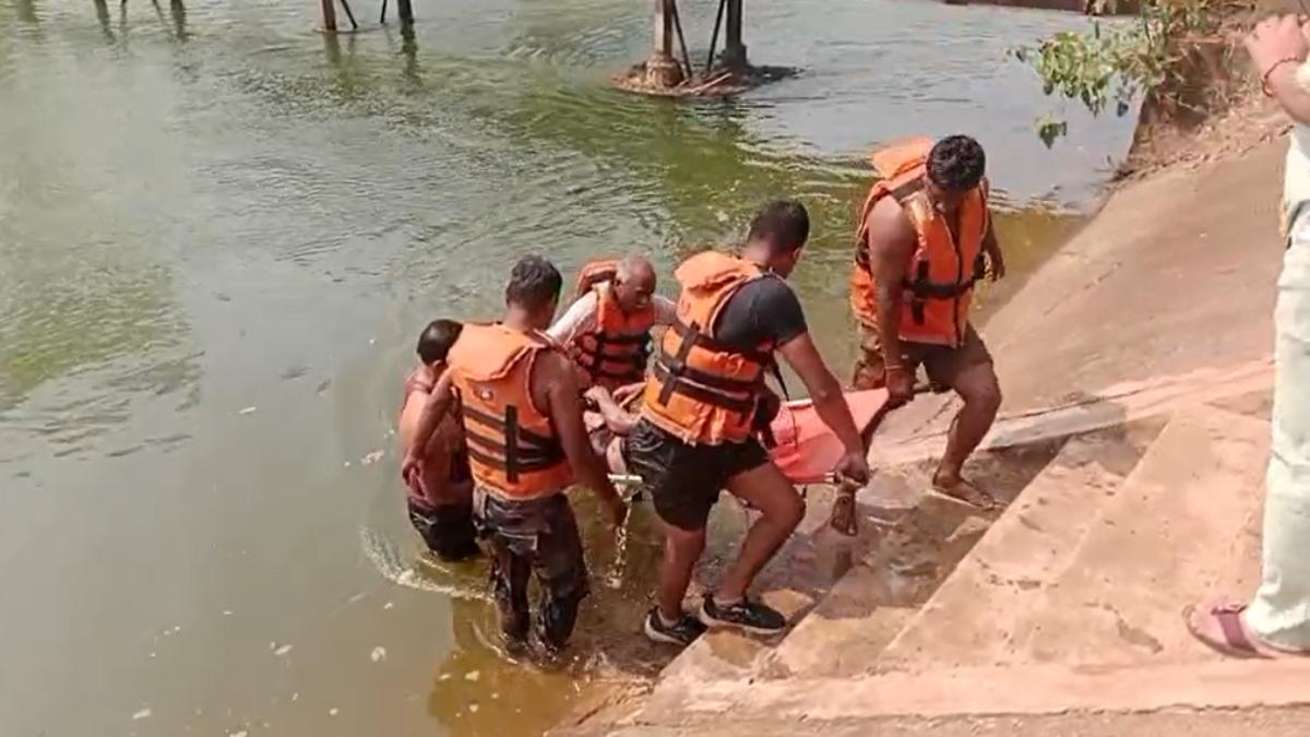 बालोद में दर्दनाक हादसा! बेटी को तैरना सिखाते समय नहर में बहा पिता, शव बरामद
