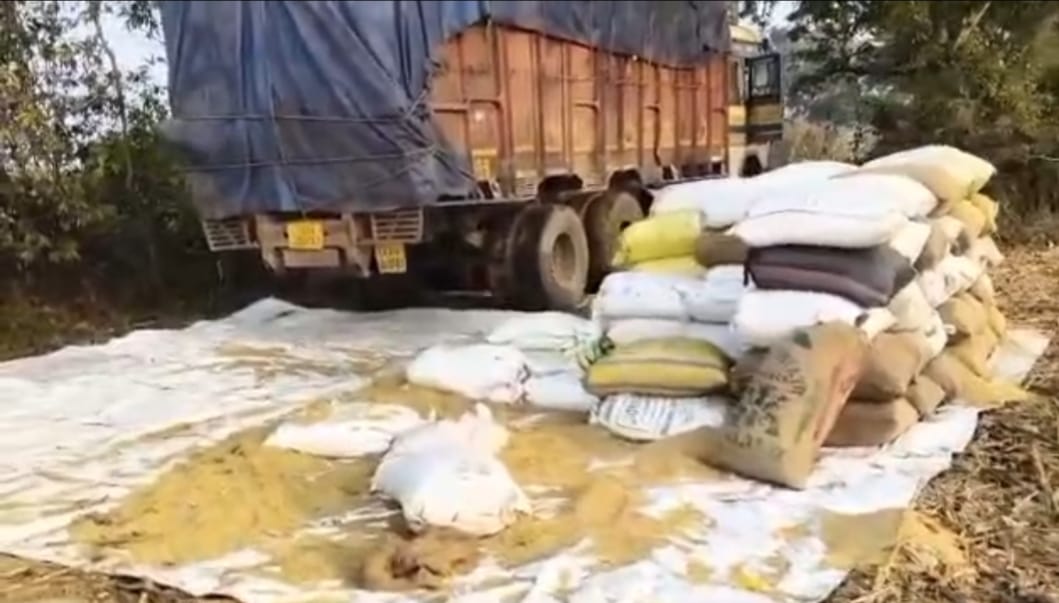 गरियाबंद पुलिस की बड़ी कार्रवाई : 20 दिनों में 714.4 क्विंटल, 22 लाख से अधिक का अवैध धान जप्त
